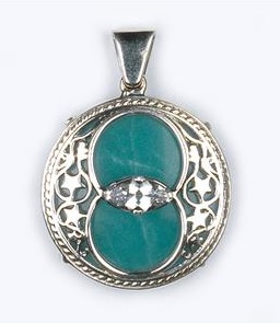 Azumar Pendant